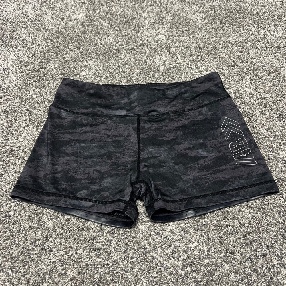 IAB MFG Womens Black Camo Activewear Shorts Crossfit Running No Ride Size 8 M